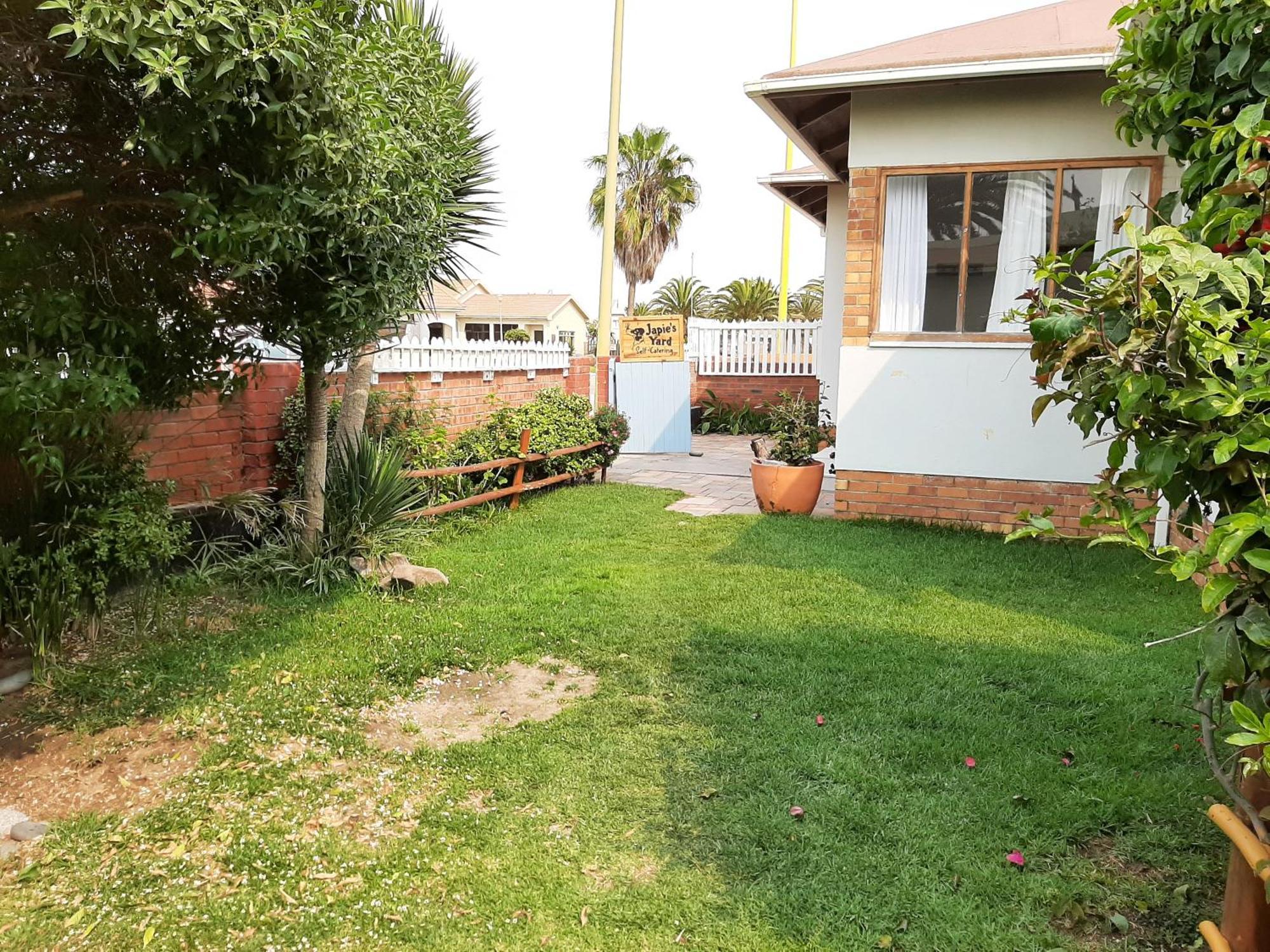 Japie's Yard Self-Catering Apartment Swakopmund Bagian luar foto